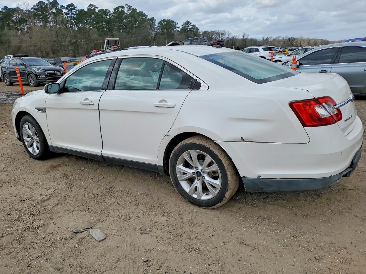 2012 Ford Taurus Sel - Image 2