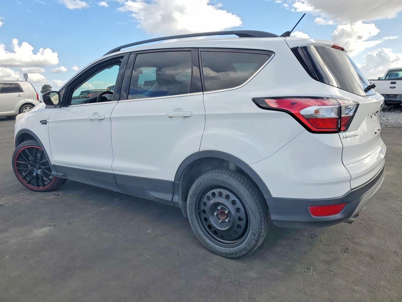 2018 Ford Escape Sel - Фото 2