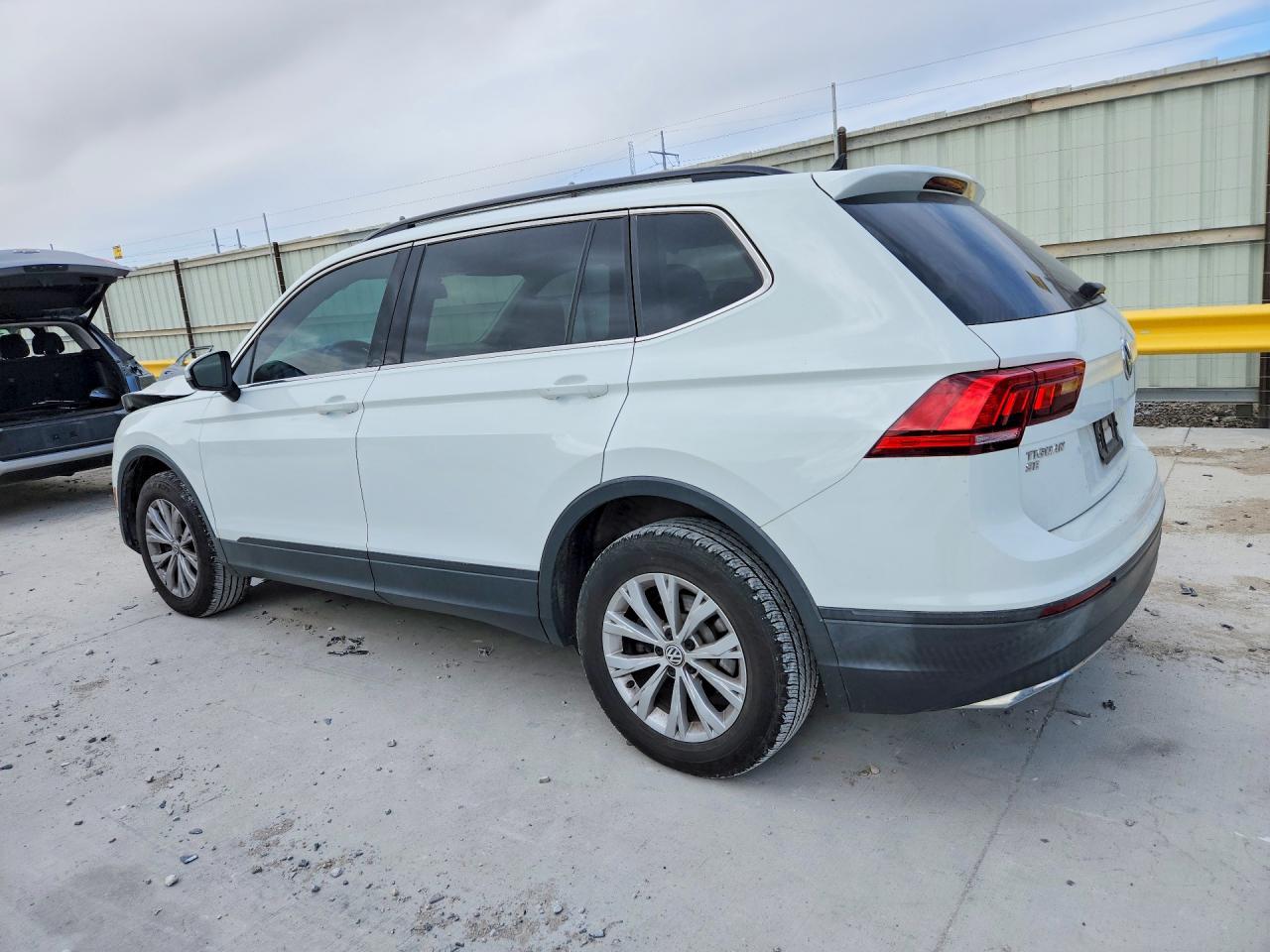2019 Volkswagen Tiguan Se - Image 2