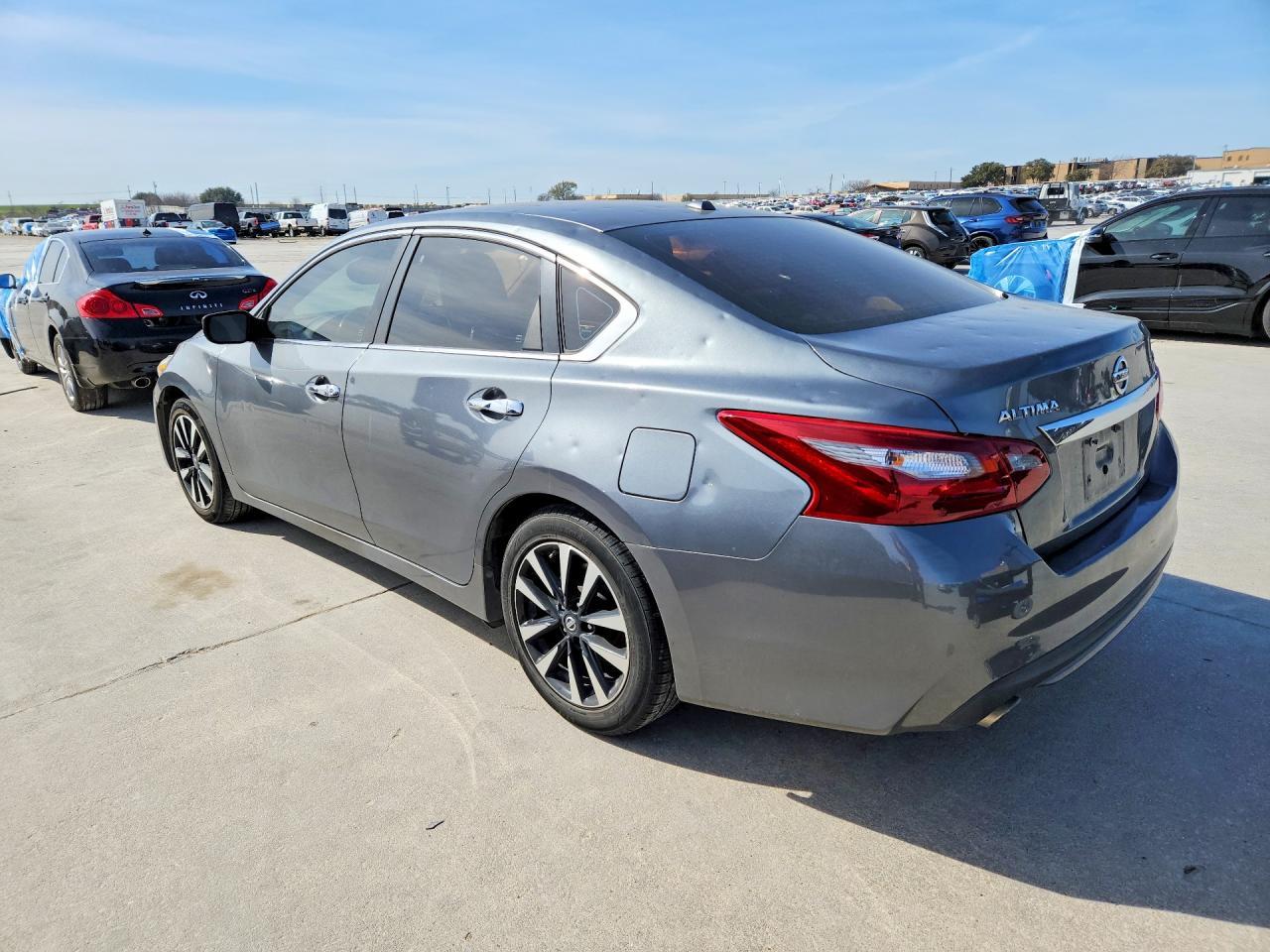 2018 Nissan Altima 2.5 Sv - Image 2