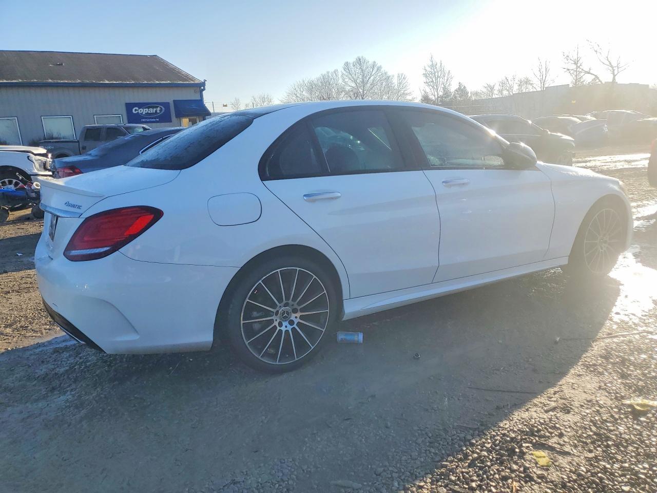 2020 Mercedes-Benz C 300 4Matic - Фото 3
