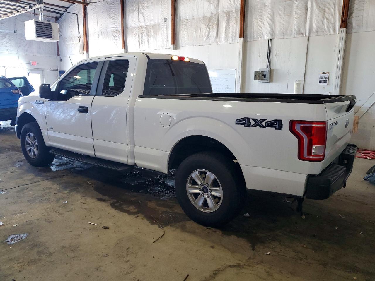 2016 Ford F150 Super Cab - Image 2