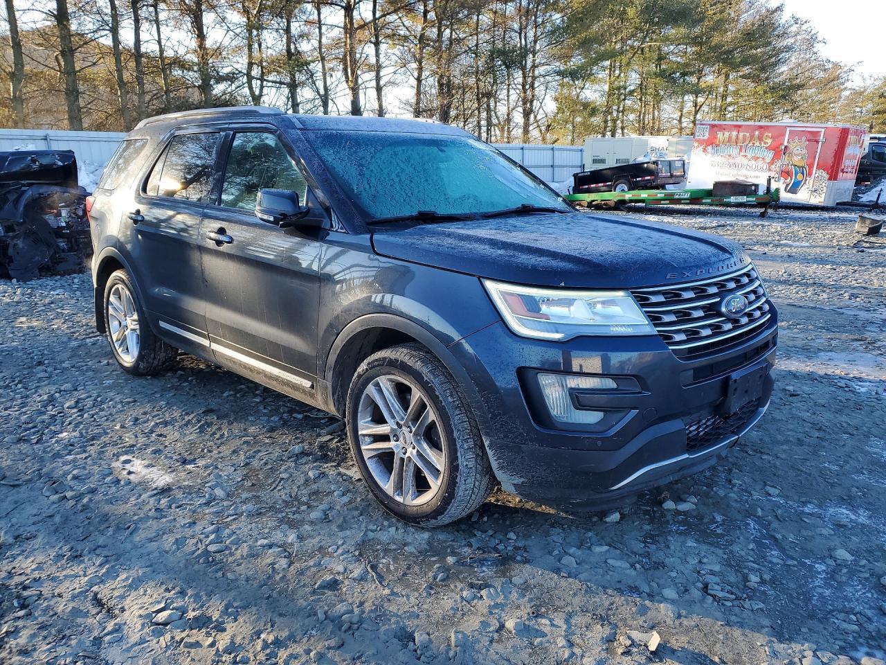2017 Ford Explorer Xlt - Image 4