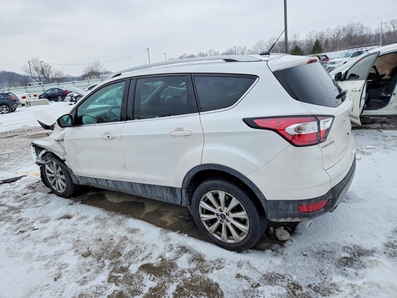 2017 Ford Escape Titanium - Фото 2