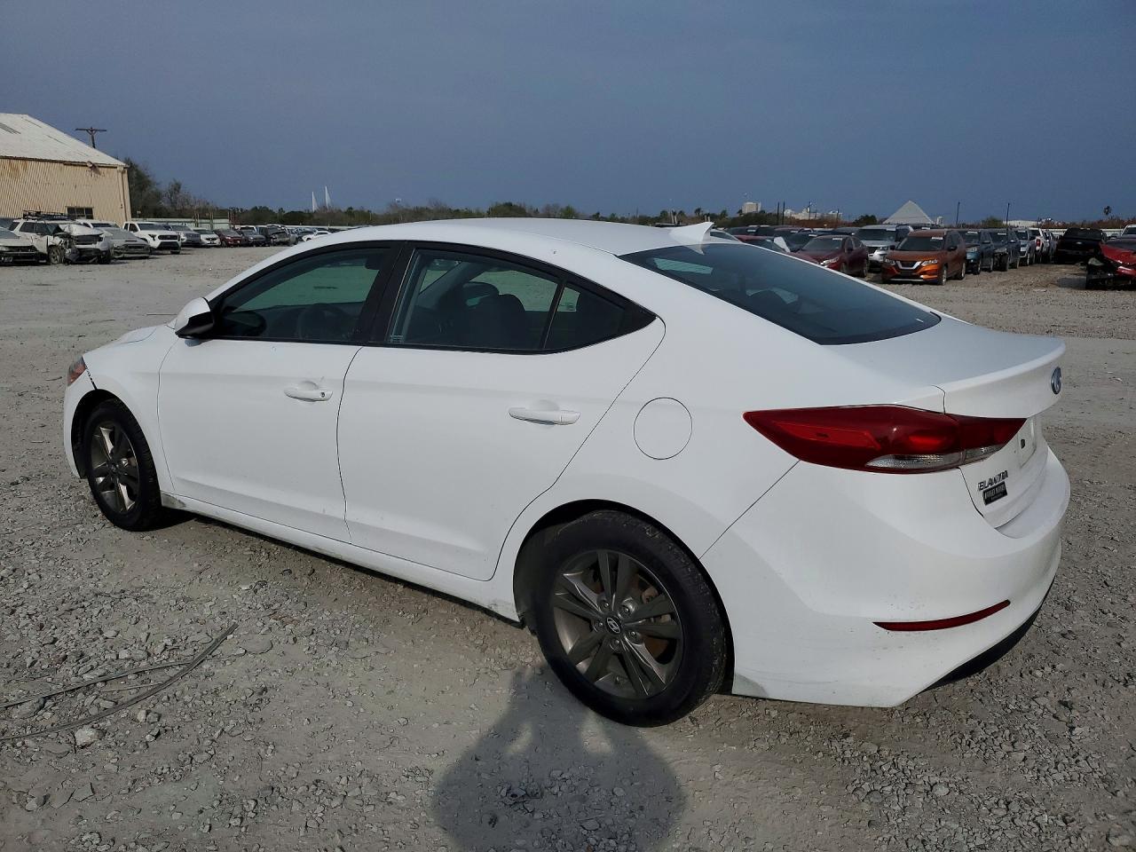 2018 Hyundai Elantra Sel - Image 2