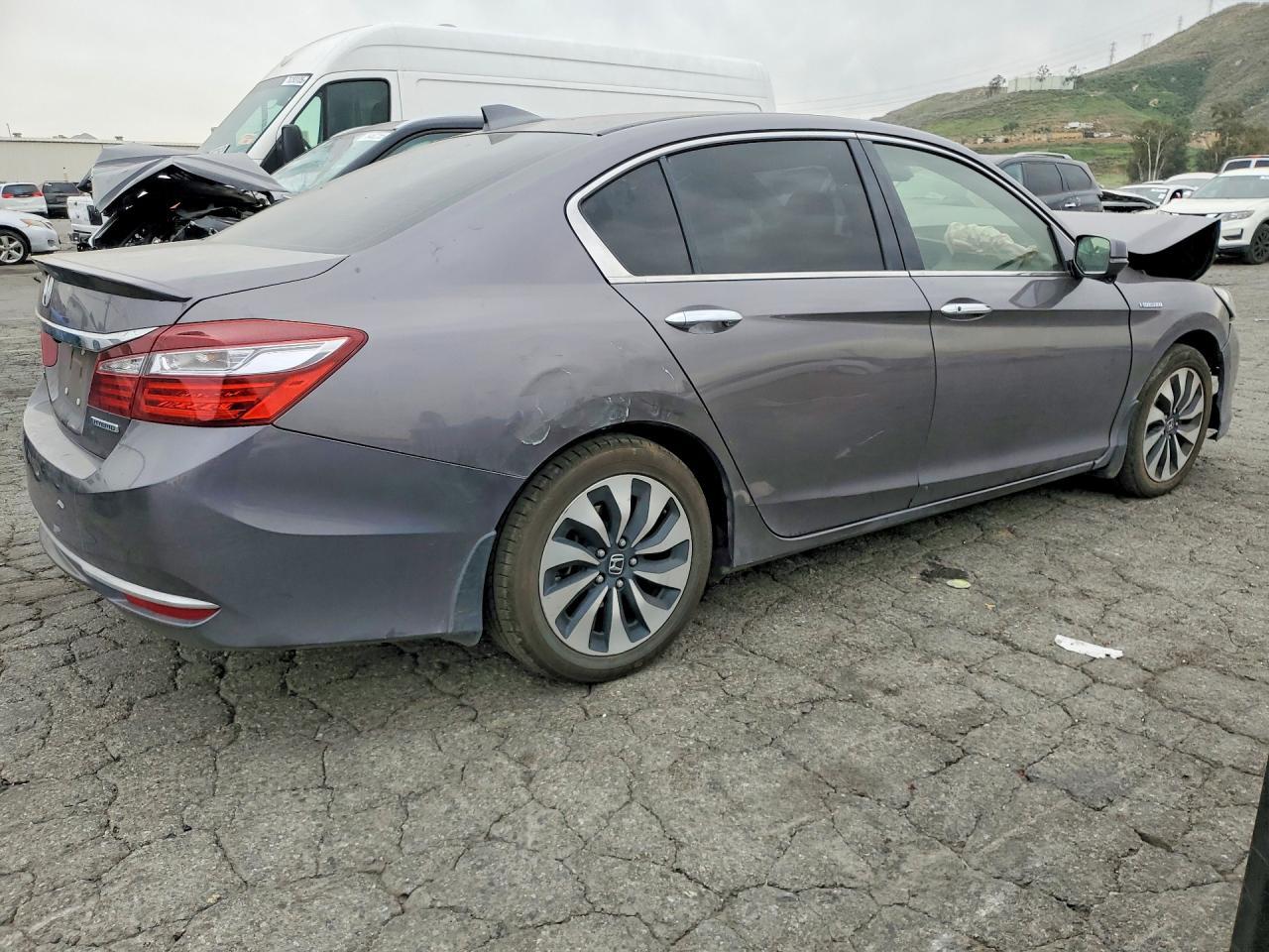 2017 Honda Accord Hybrid - Image 3