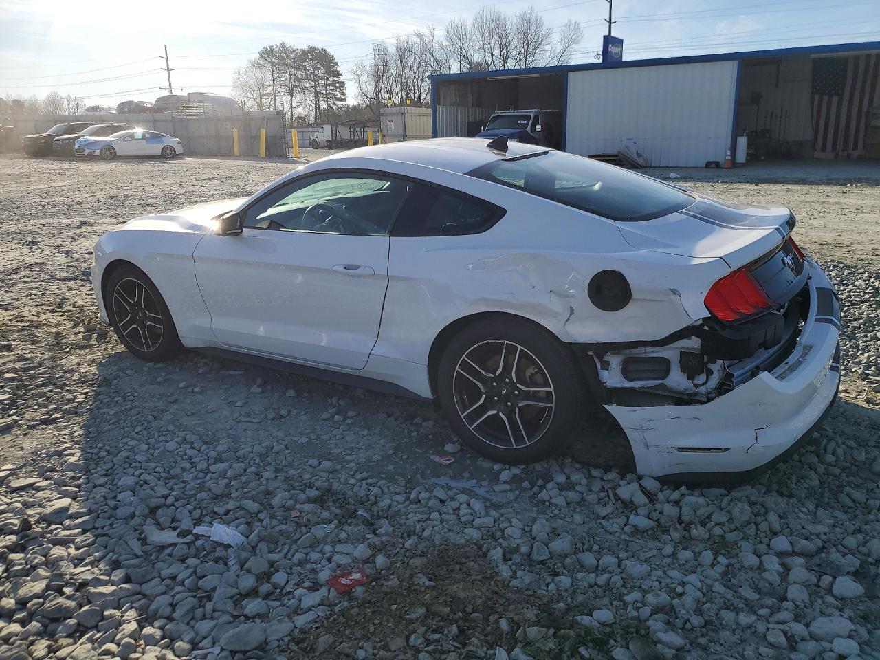 2022 Ford Mustang - Фото 2