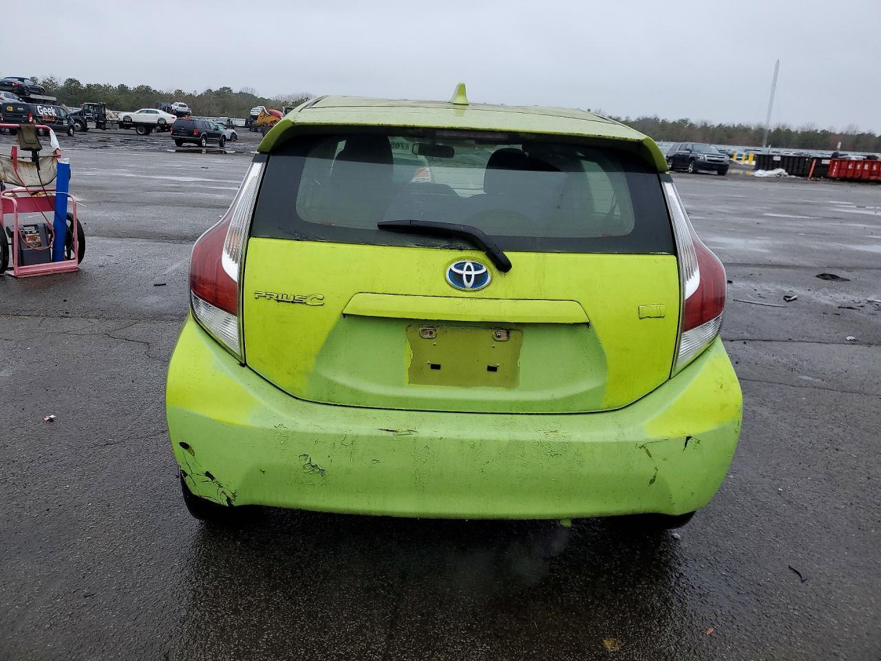 2015 Toyota Prius C - Image 6