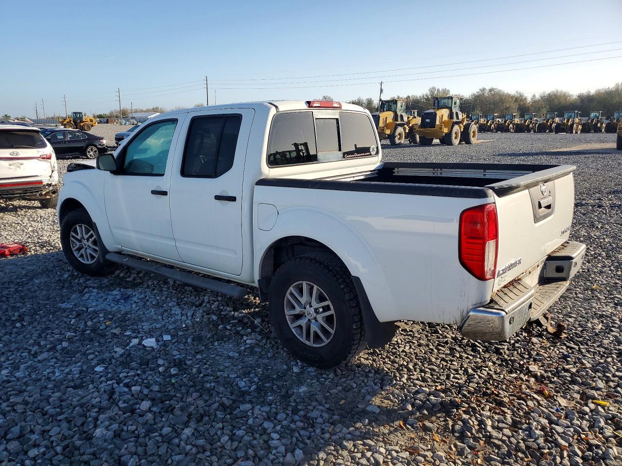 2019 Nissan Frontier Sv - Image 2