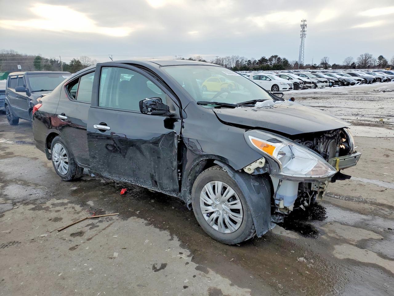 2016 Nissan Versa S - Image 4