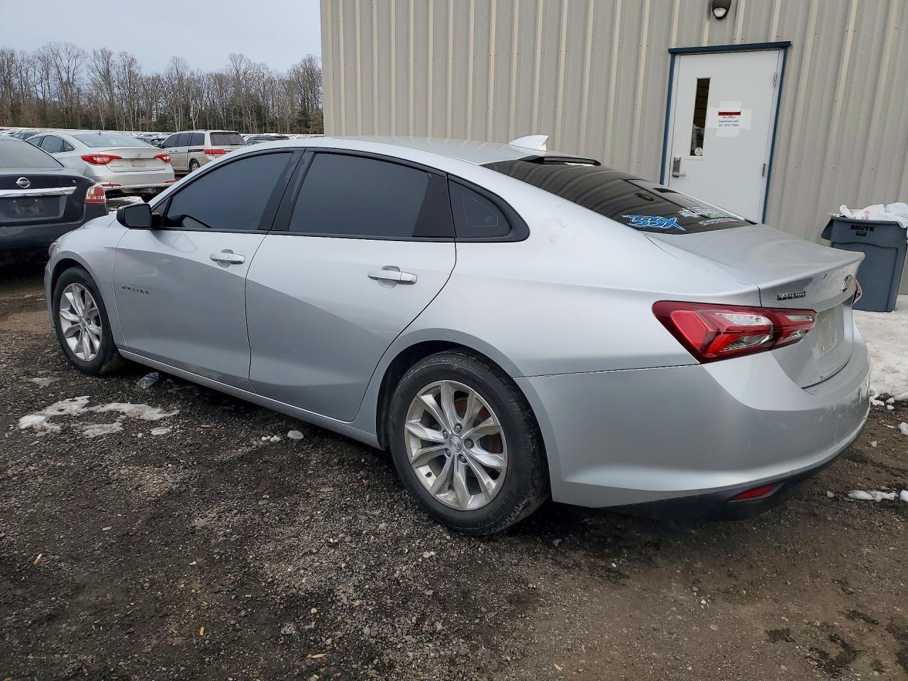 2019 Chevrolet Malibu Lt - Image 2