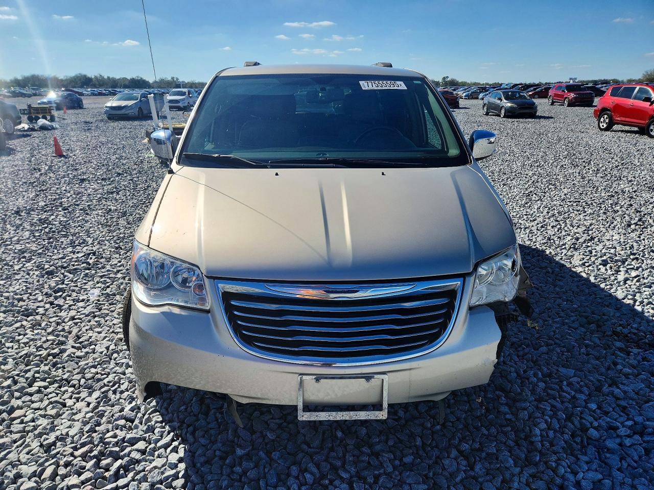 2016 Chrysler Town & Country Touring L - Фото 5