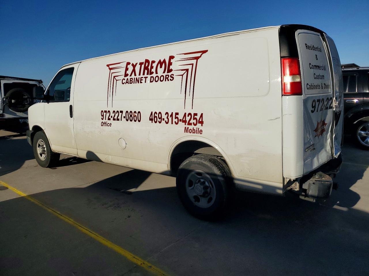 2015 Chevrolet Express G3500 Utility / Service Van - Фото 2