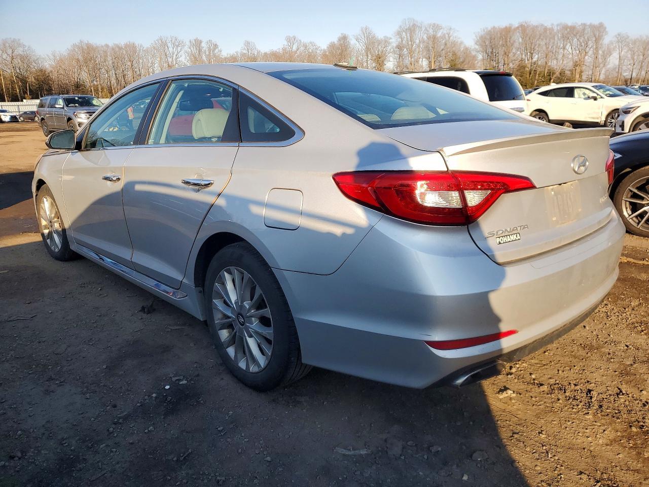2015 Hyundai Sonata Sport - Image 2
