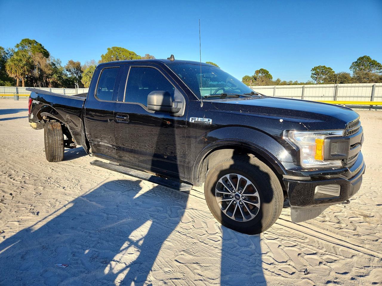 2020 Ford F150 Super Cab - Фото 4