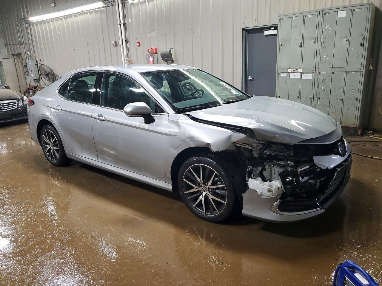 2022 Toyota Camry Xle - Фото 4