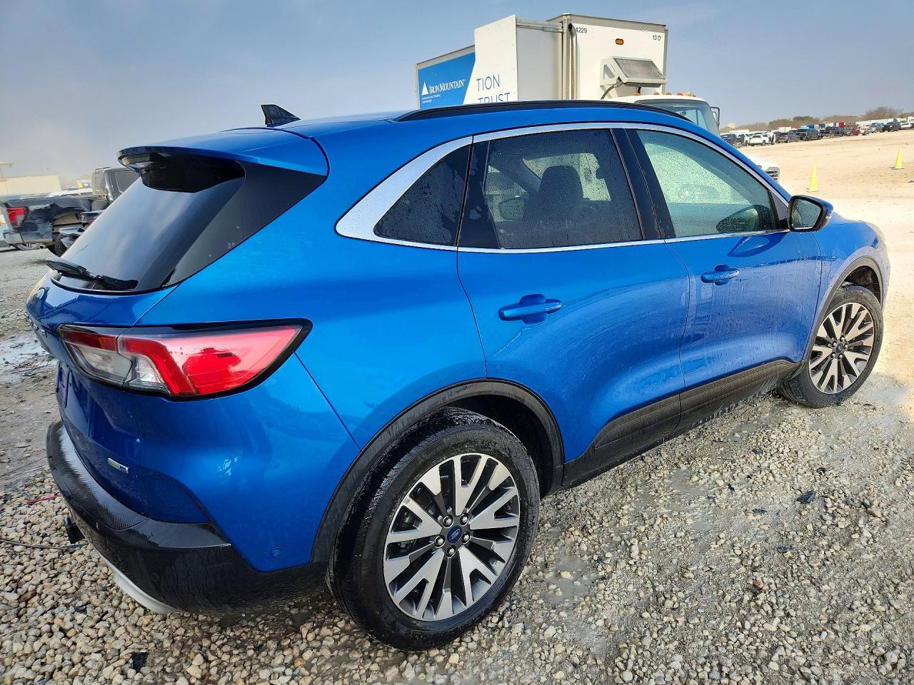 2020 Ford Escape Titanium - Фото 3