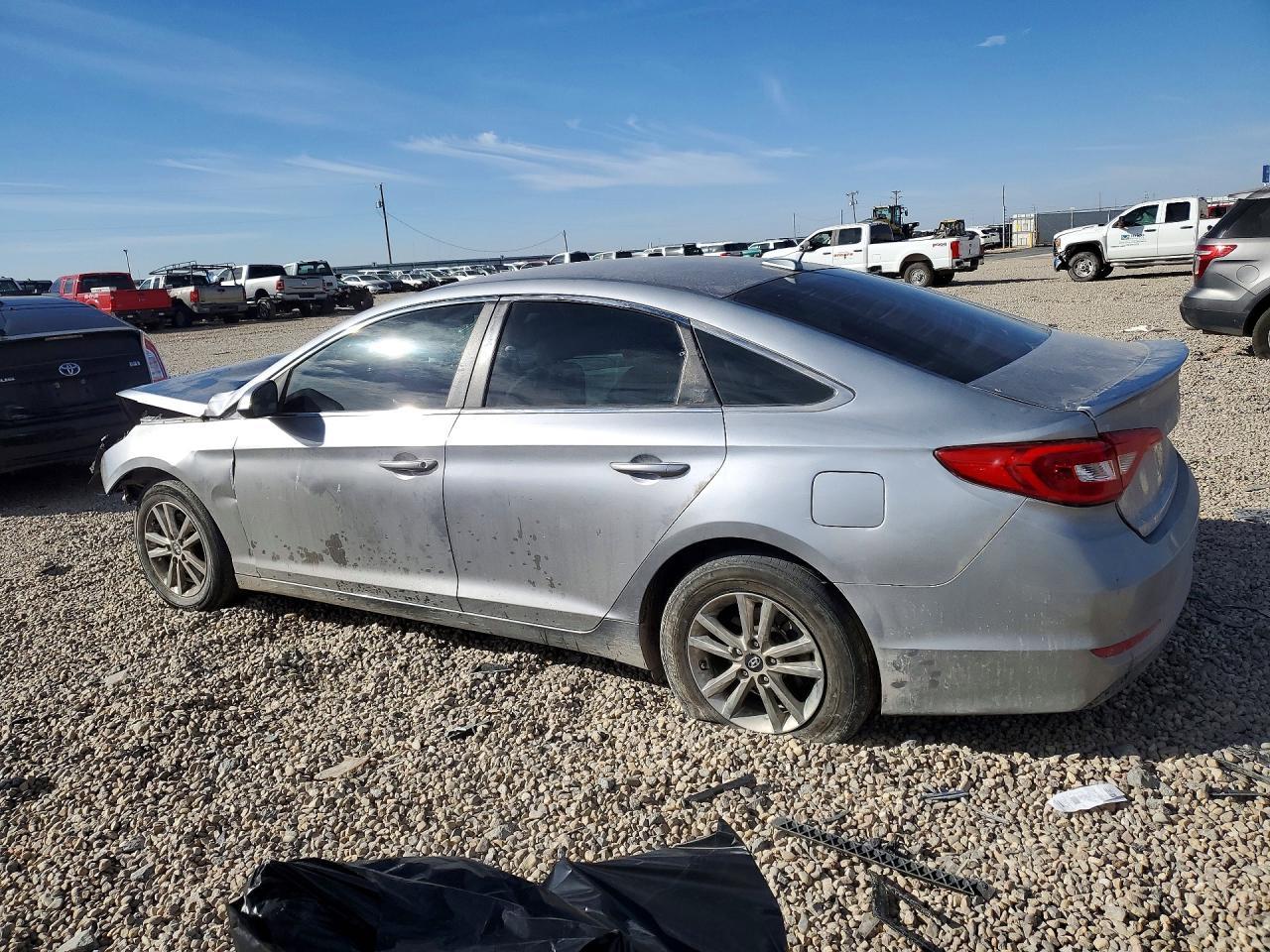 2017 Hyundai Sonata Se - Image 2