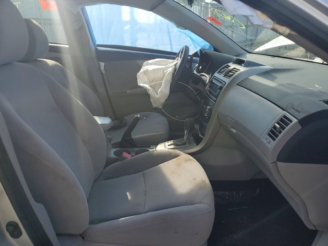2012 Toyota Corolla Le - Image 7