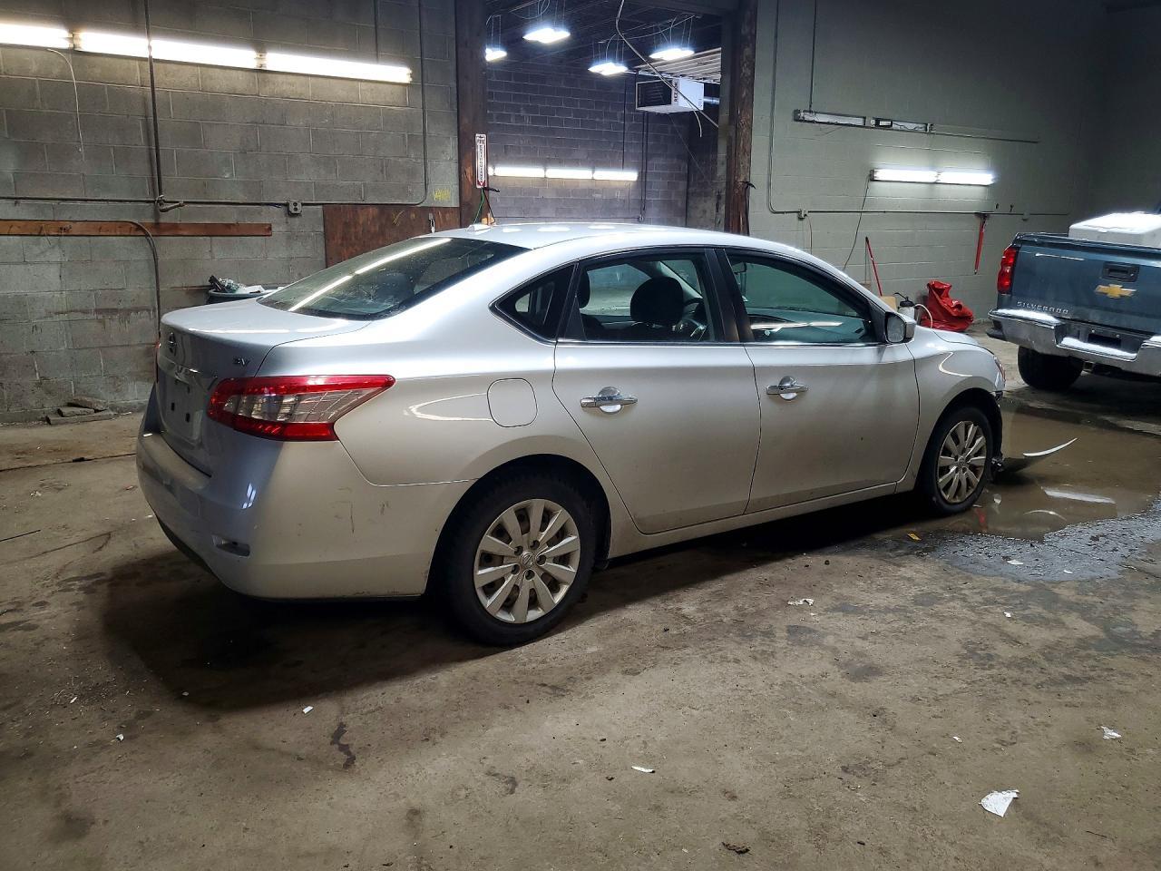 2015 Nissan Sentra S - Фото 3