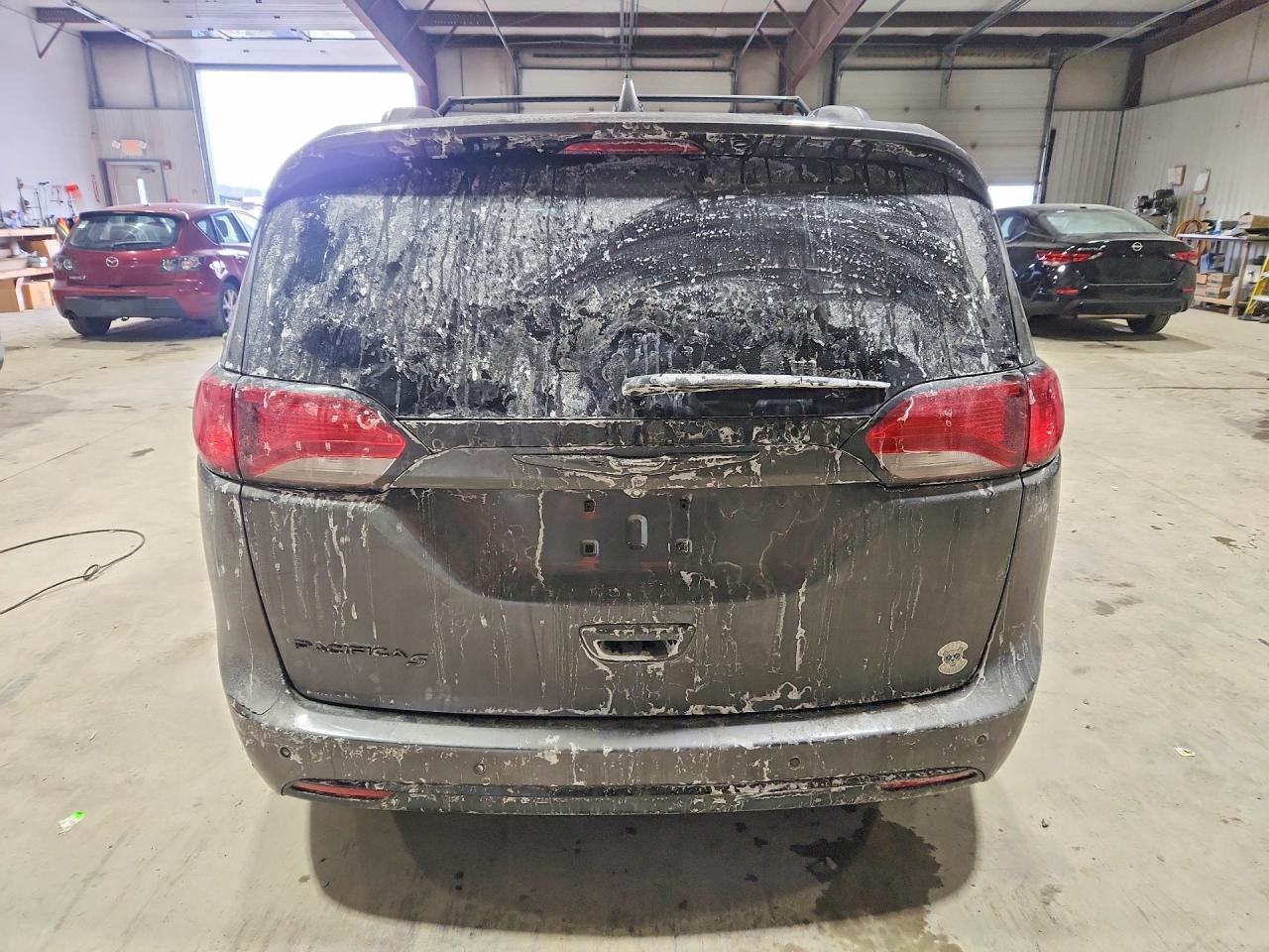 2018 Chrysler Pacifica Touring L Plus - Фото 6
