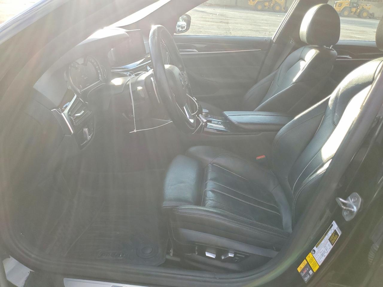 2019 BMW 530E - Image 7