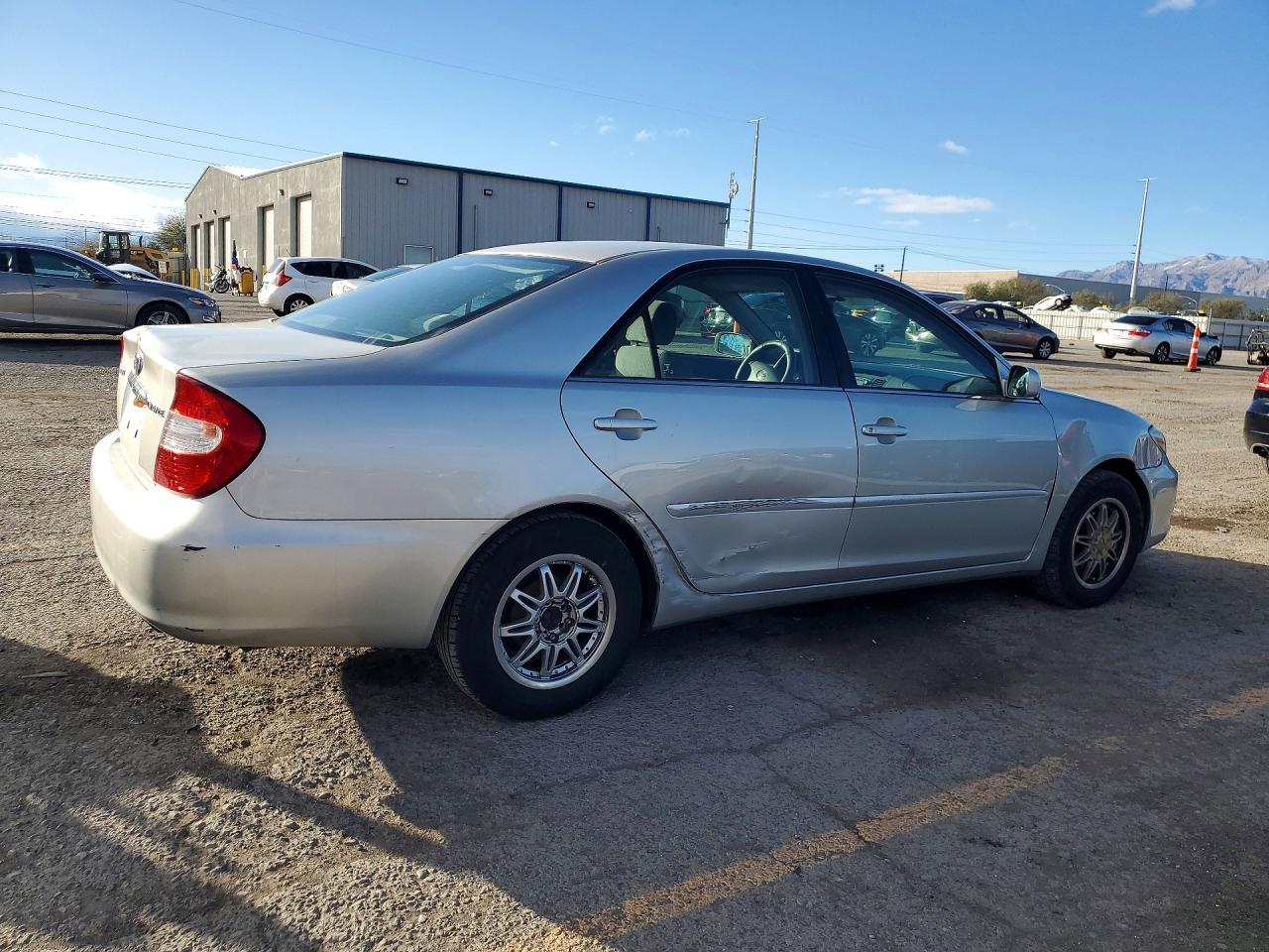 2002 Toyota Camry Le - Фото 3