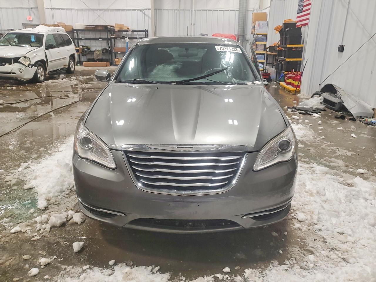 2012 Chrysler 200 Touring - Image 5