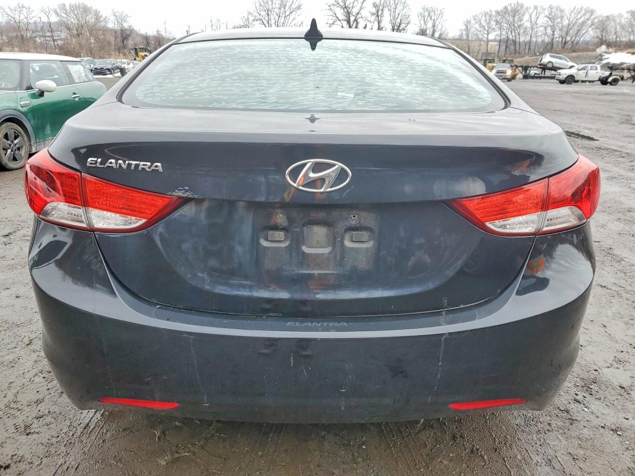 2013 Hyundai Elantra - Image 6