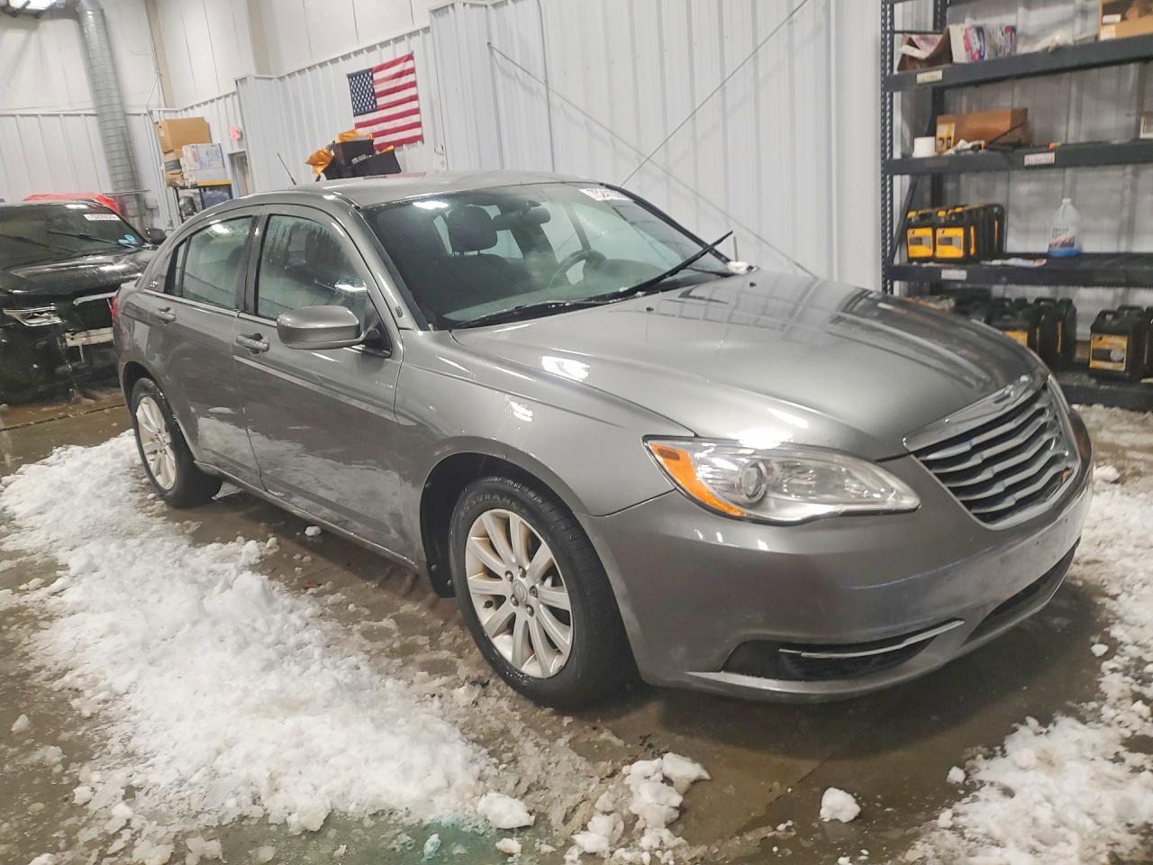 2012 Chrysler 200 Touring - Image 4