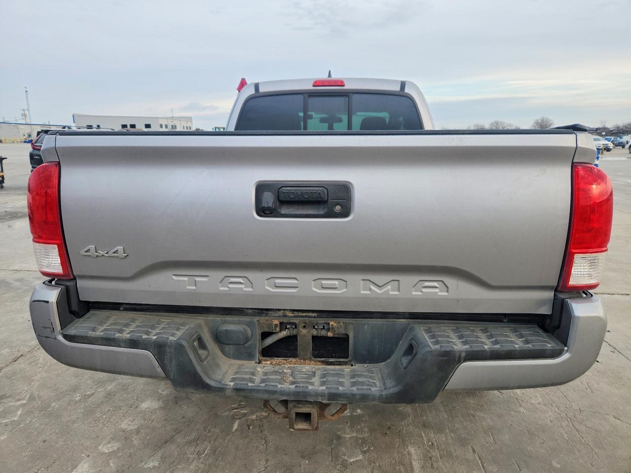 2017 Toyota Tacoma Sr - Фото 6