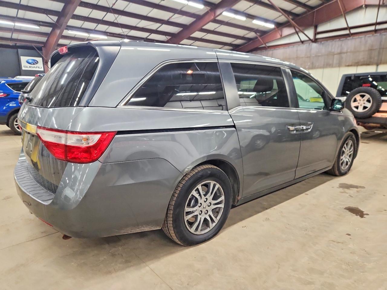 2012 Honda Odyssey Ex - Image 3