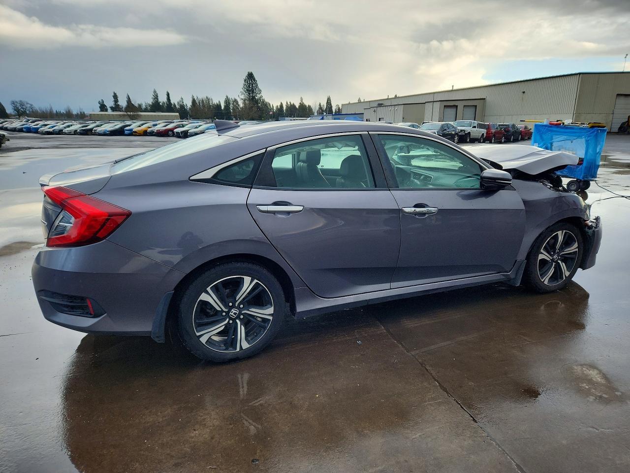 2017 Honda Civic Touring - Image 3