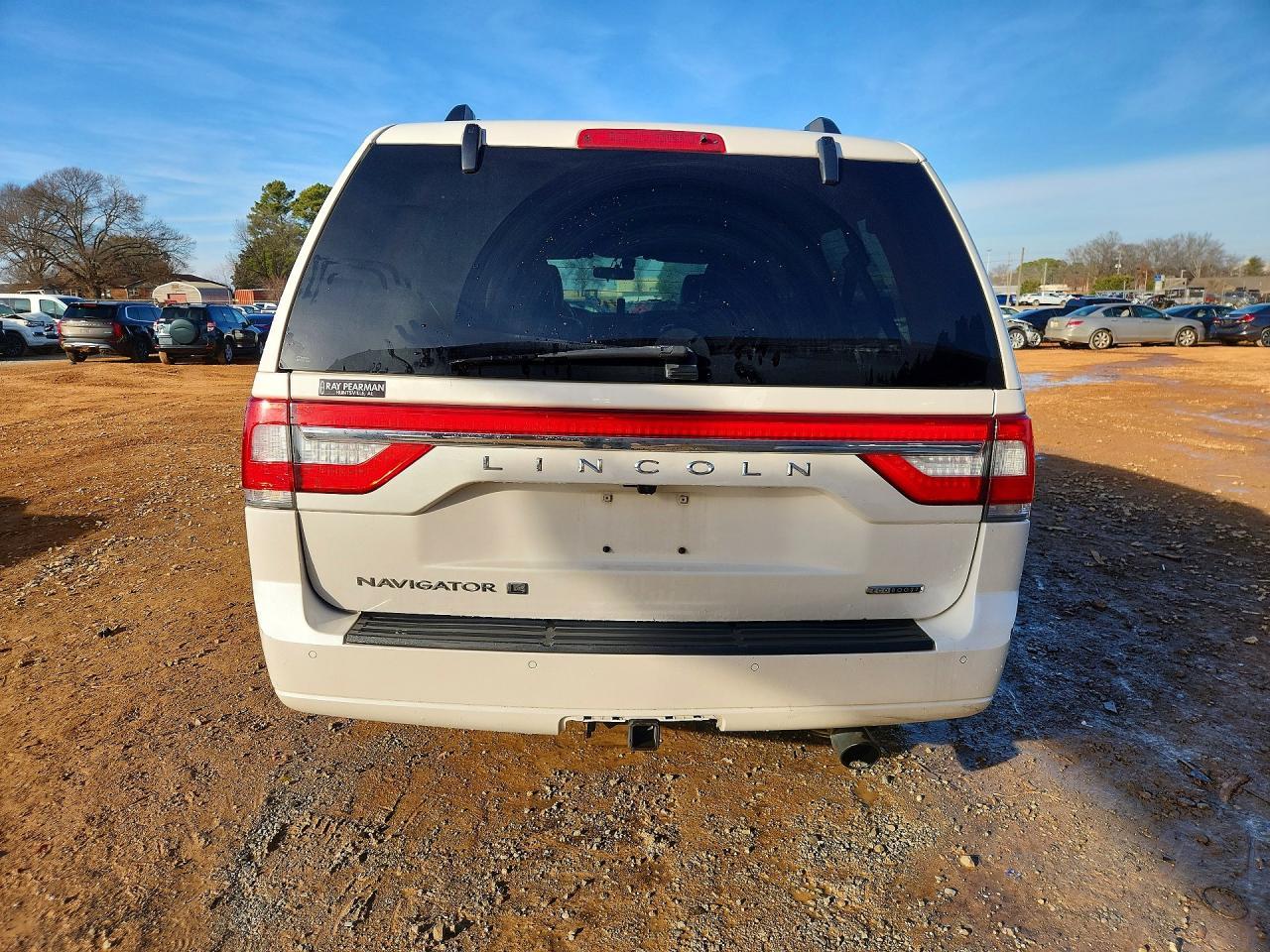 2015 Lincoln Navigator L - Image 6