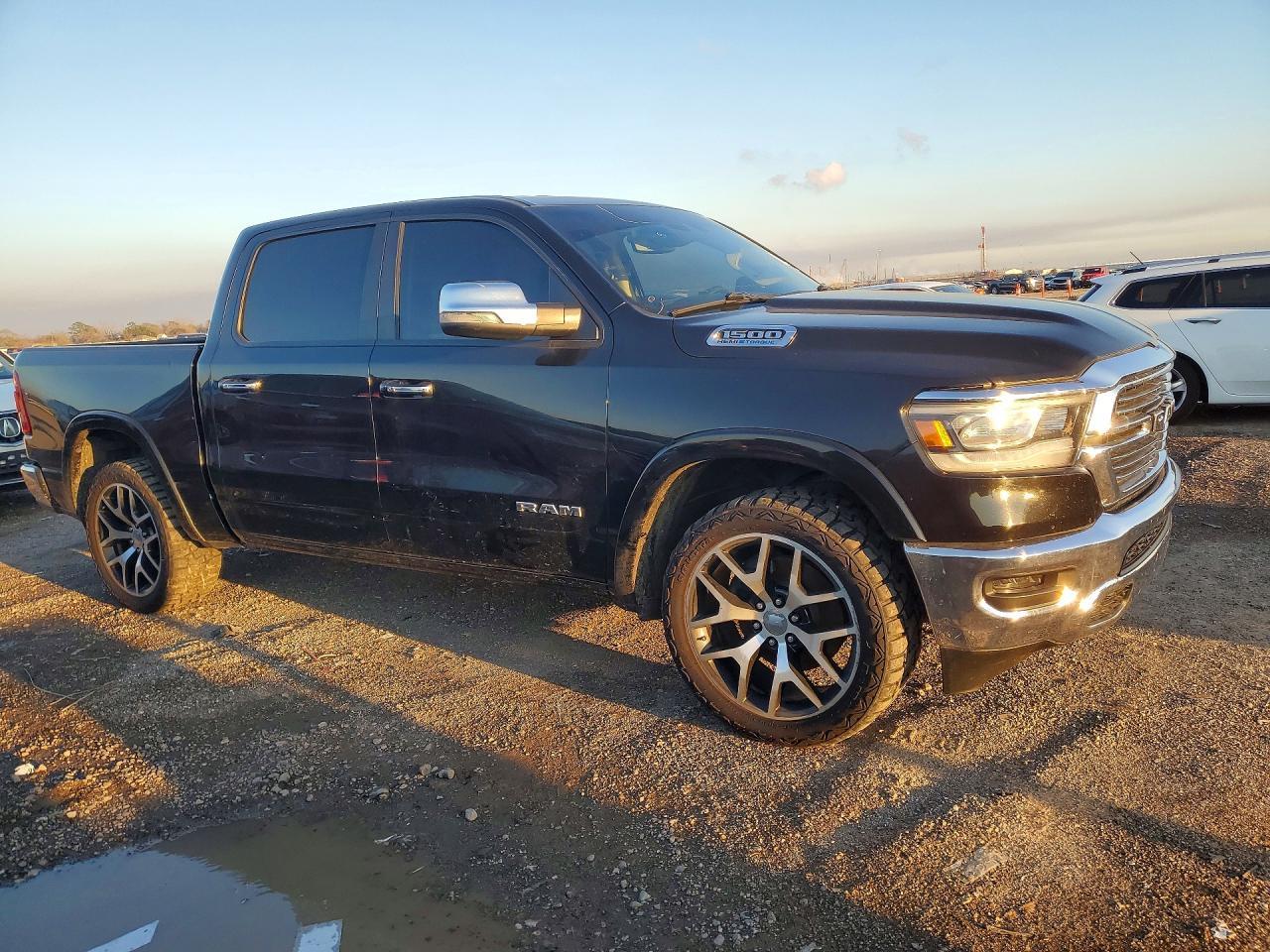 2022 Ram 1500 4Wd V8 Crew Cab 5.7L Laramie - Фото 4