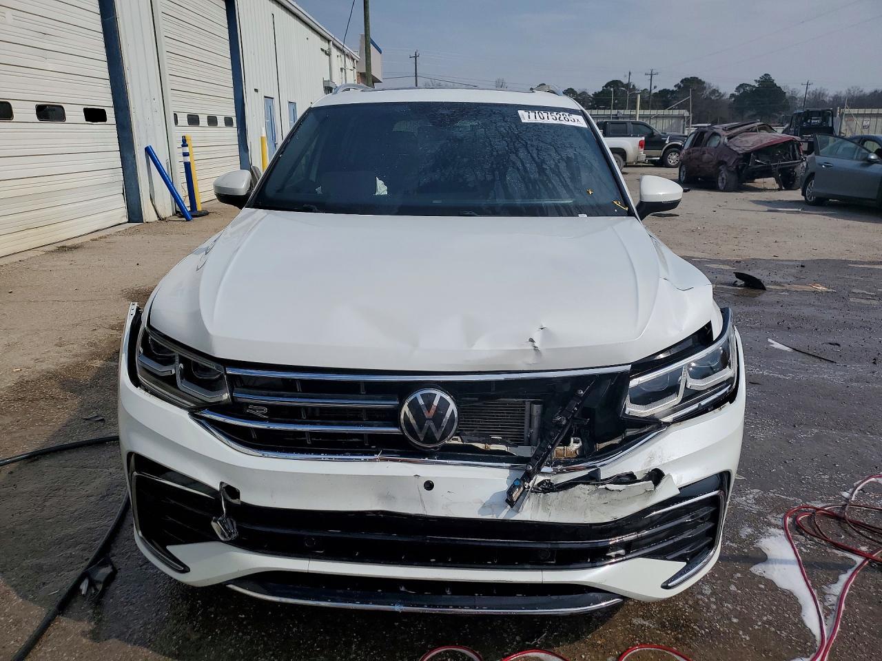2022 Volkswagen Tiguan Sel R-Line - Image 5