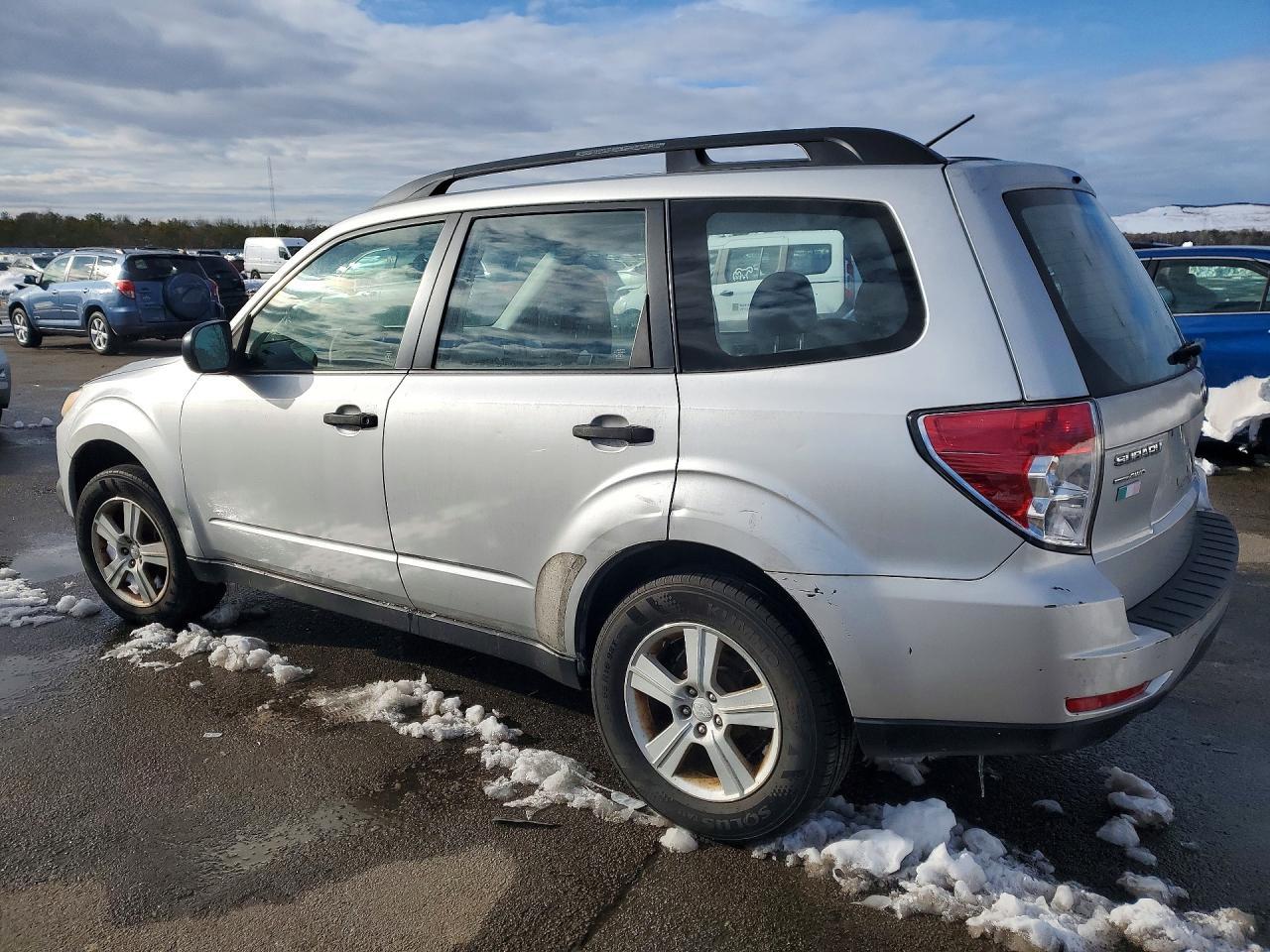 2010 Subaru Forester Xs - Image 2