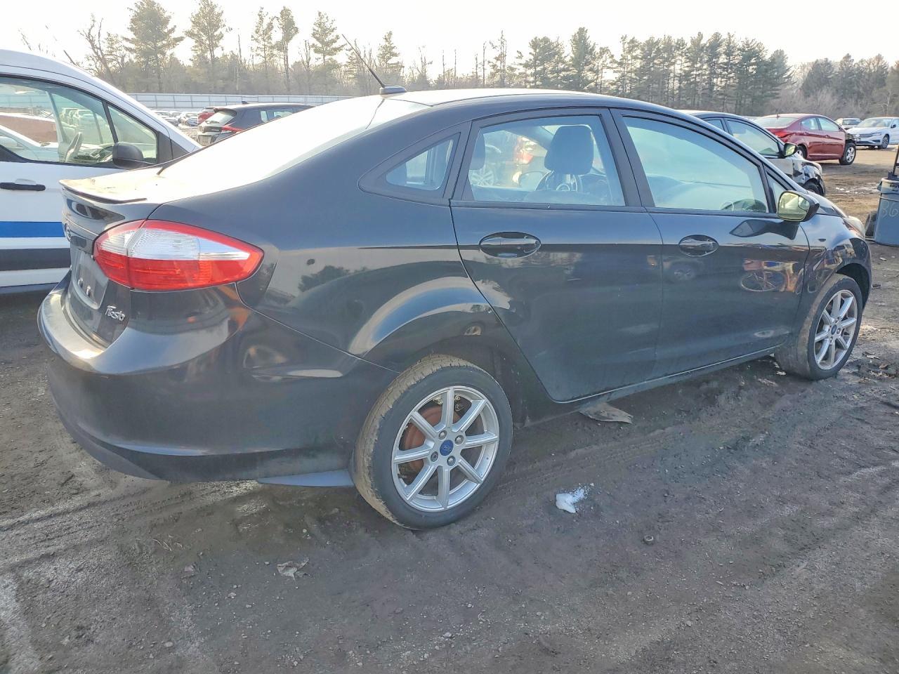 2019 Ford Fiesta Se - Image 3