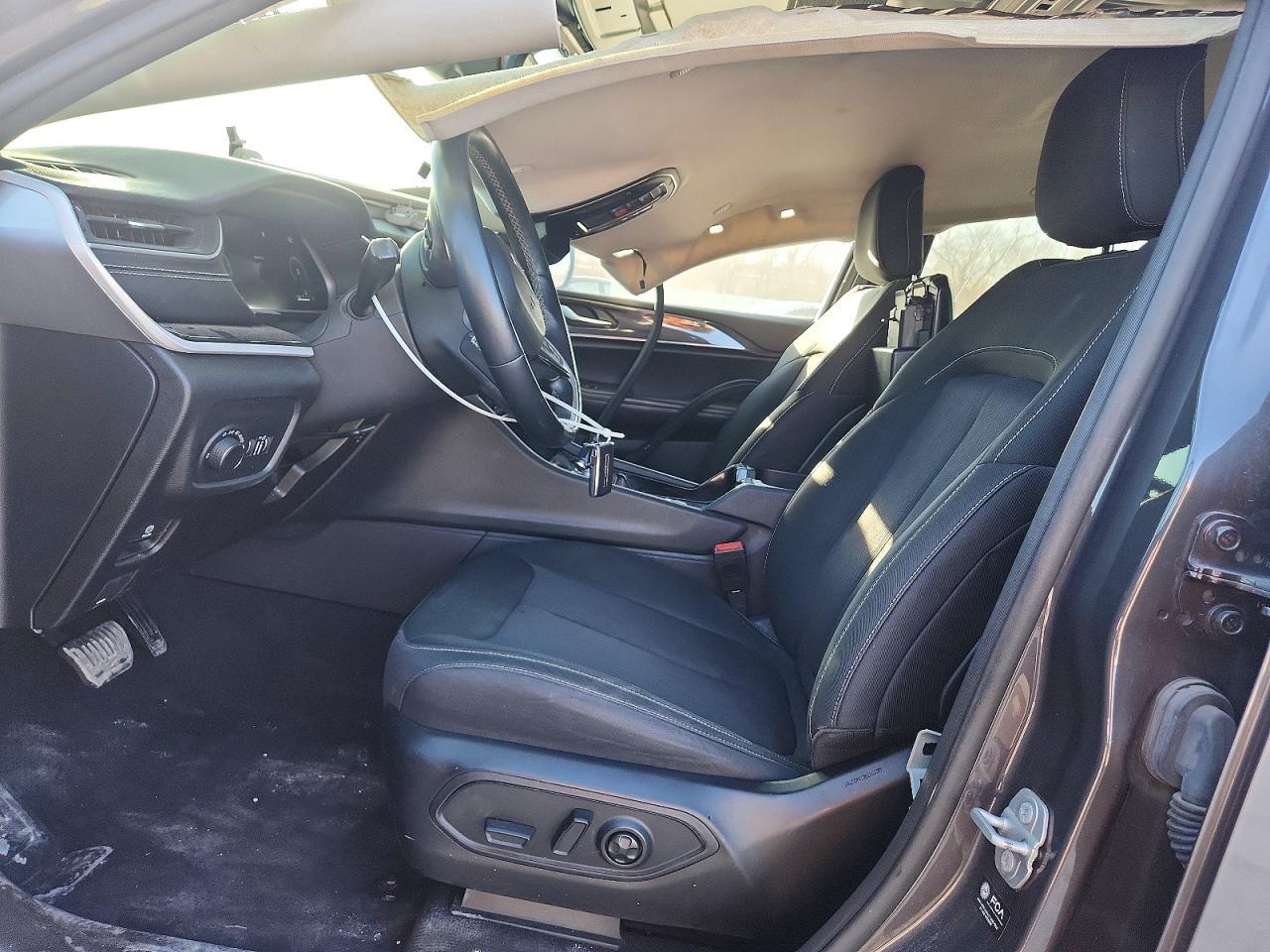 2022 Jeep Grand Cherokee Laredo - Image 7