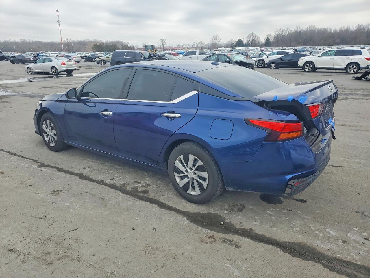 2019 Nissan Altima S - Фото 2