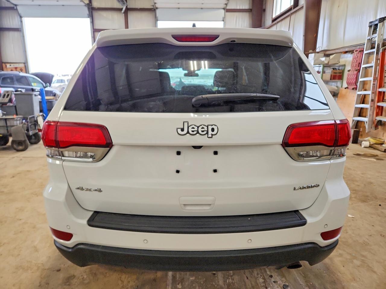 2021 Jeep Grand Cherokee Laredo - Image 6