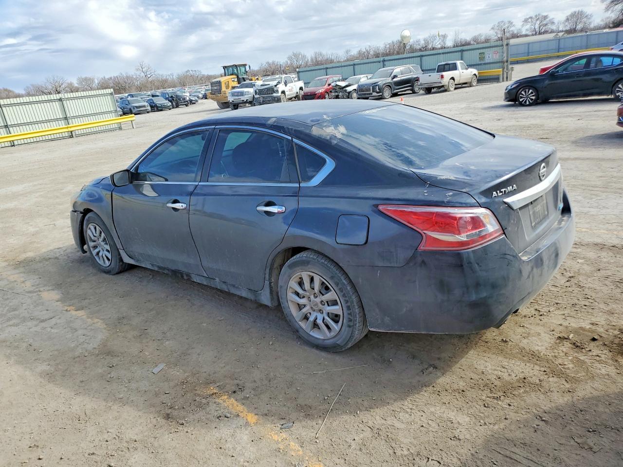 2013 Nissan Altima 2.5 - Фото 2