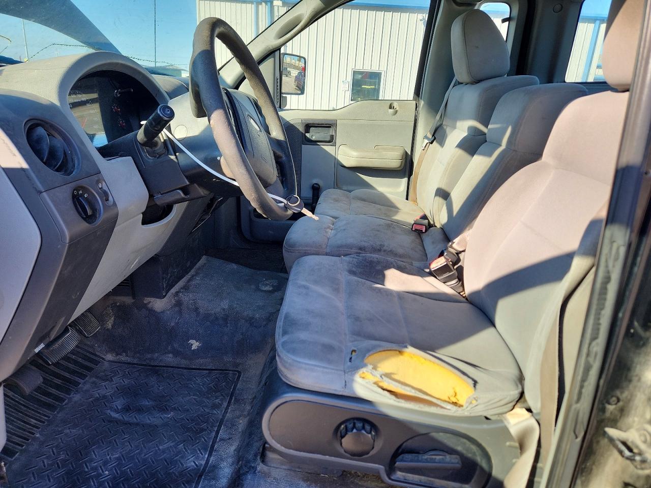2005 Ford F150 - Image 7