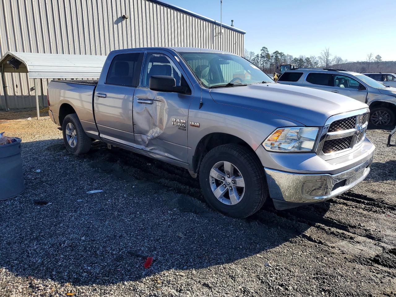 2019 Ram 1500 Classic Slt - Image 4
