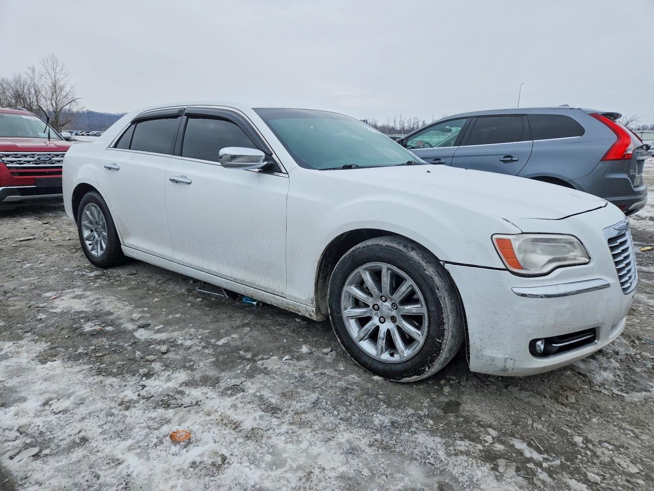 2014 Chrysler 300C - Image 4