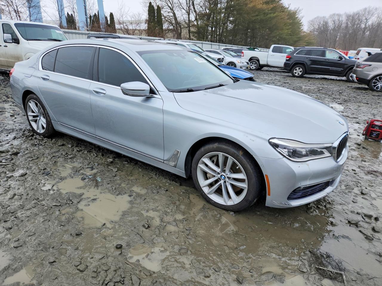 2016 BMW 750 Xi - Фото 4