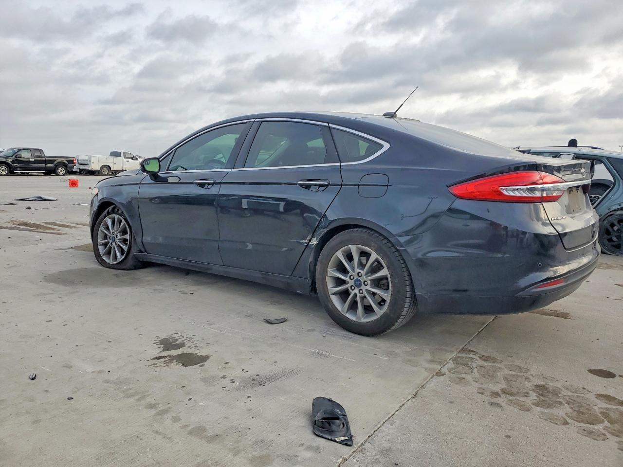 2017 Ford Fusion - Фото 2