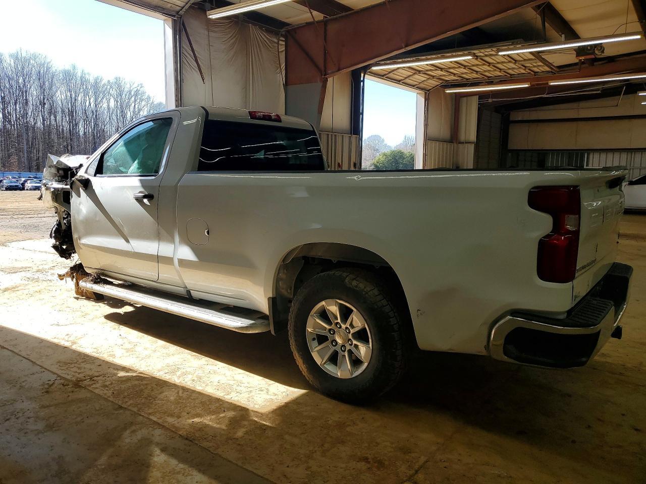 2023 Chevrolet Silverado C1500 - Фото 2