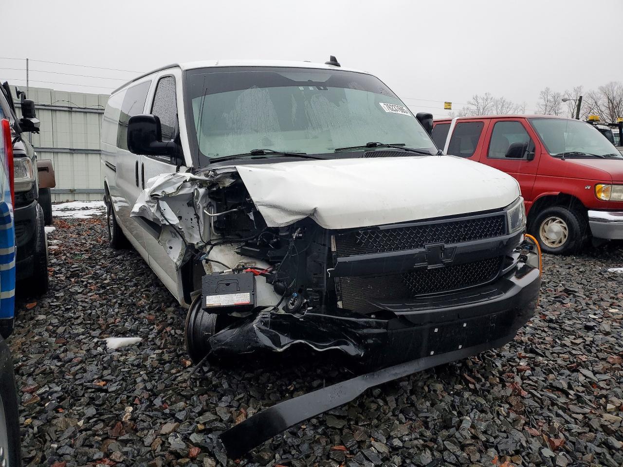 2022 Chevrolet Express G3500 Utility / Service Van - Фото 4