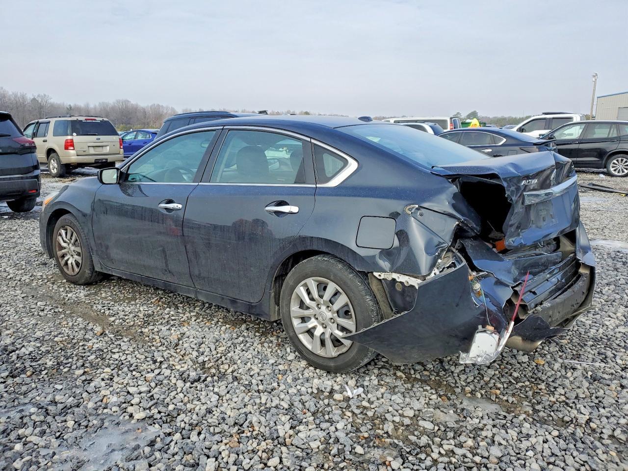 2015 Nissan Altima 2.5 S - Фото 2